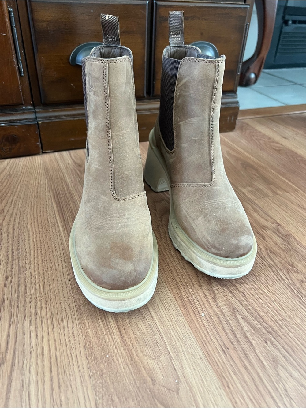 SOREL Joan Rhapsody™ Chelsea Wedge Boots in Velvet Tan/Gum - Size 7